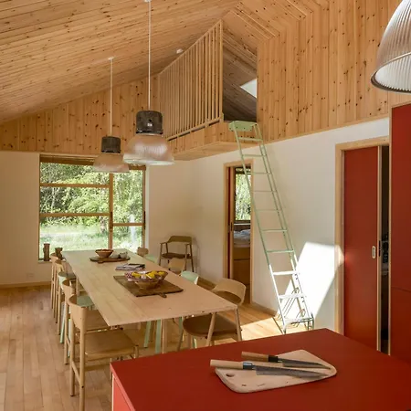 Architect-designed Forest House By Arreso Дом отдыха