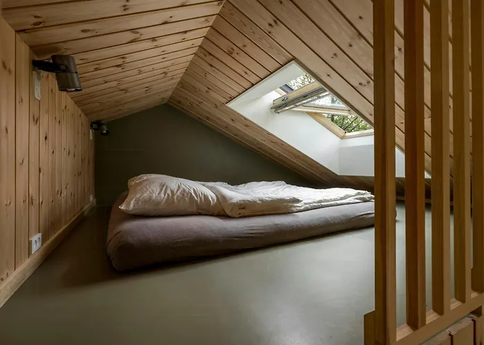 Architect-designed Forest House By Arreso Semesterbostad